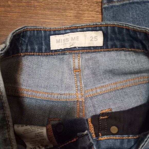 Miss Me High Rise Crop Straight Jeans - 25 - Picture 3 of 5